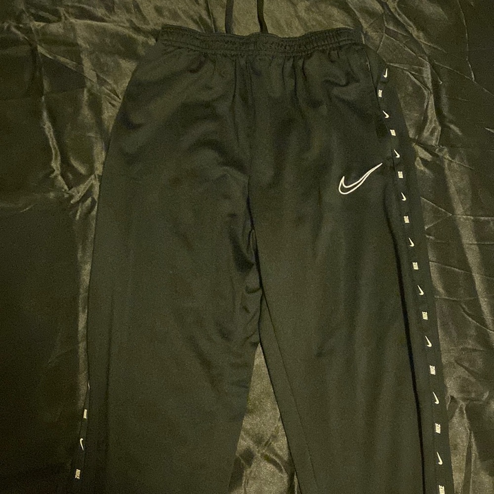 nike joggers